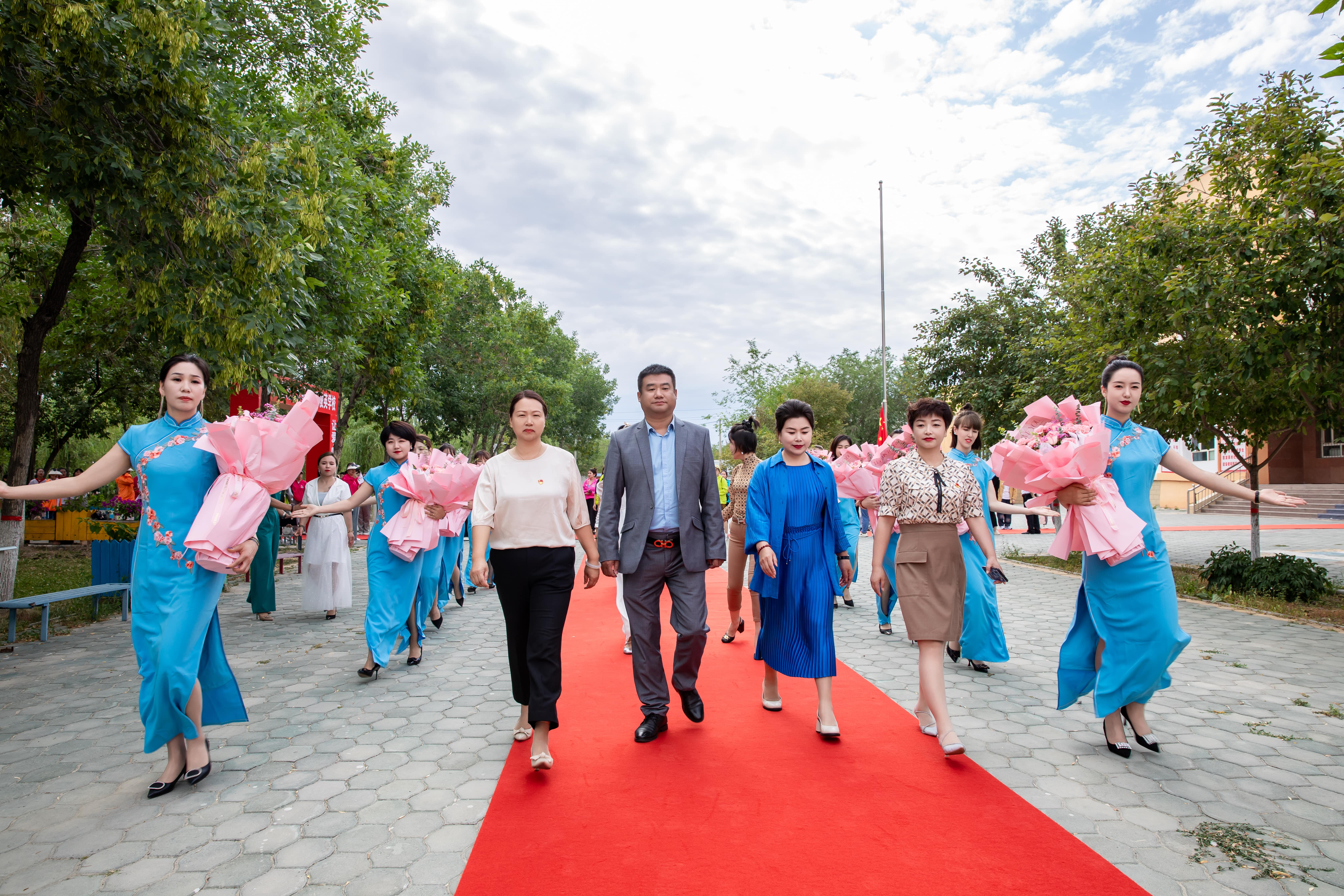 第251所 新疆昌吉州玛纳斯县北五岔镇天行手机平台王俊英学校