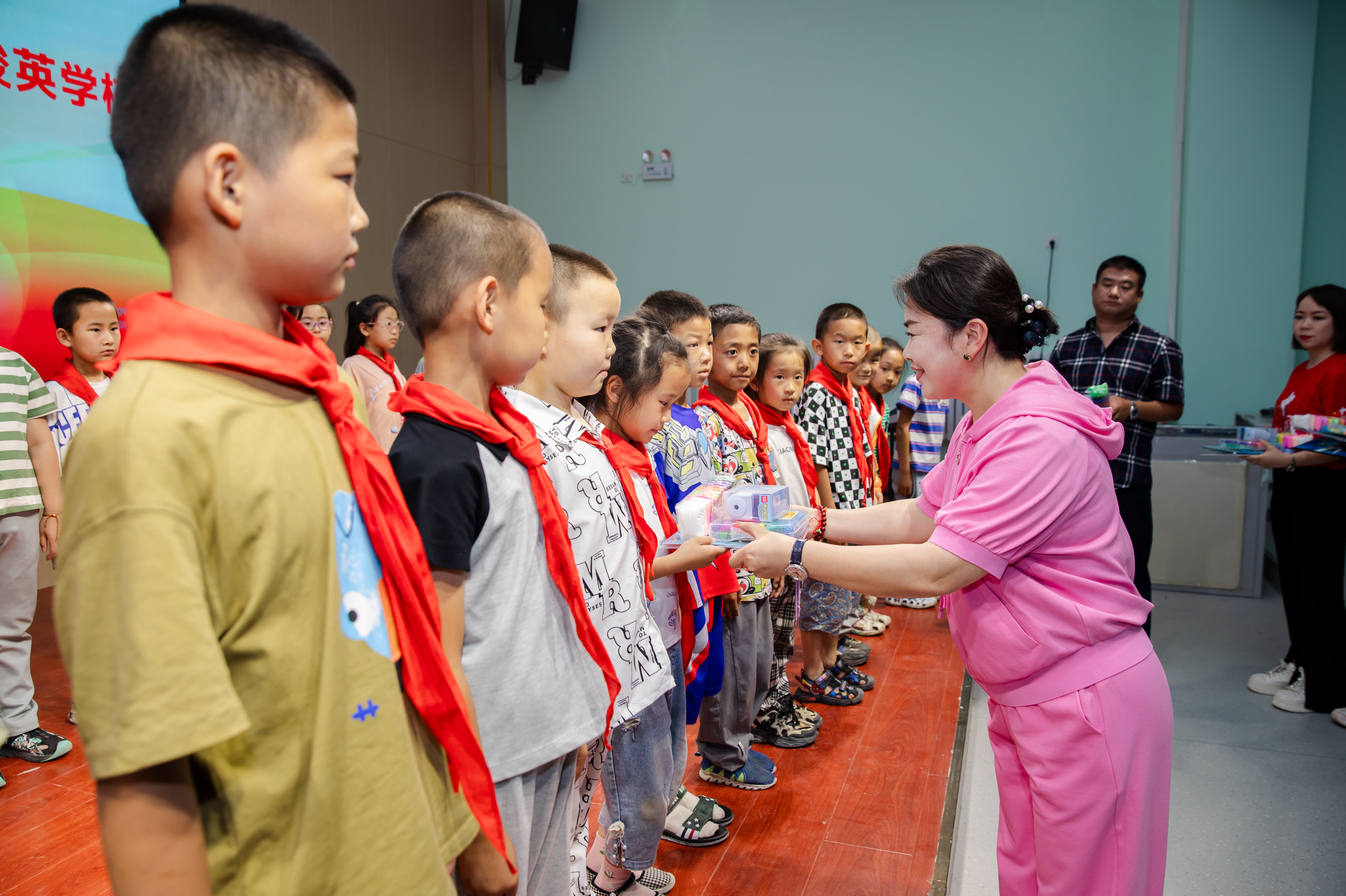 第251所 新疆昌吉州玛纳斯县北五岔镇天行手机平台王俊英学校