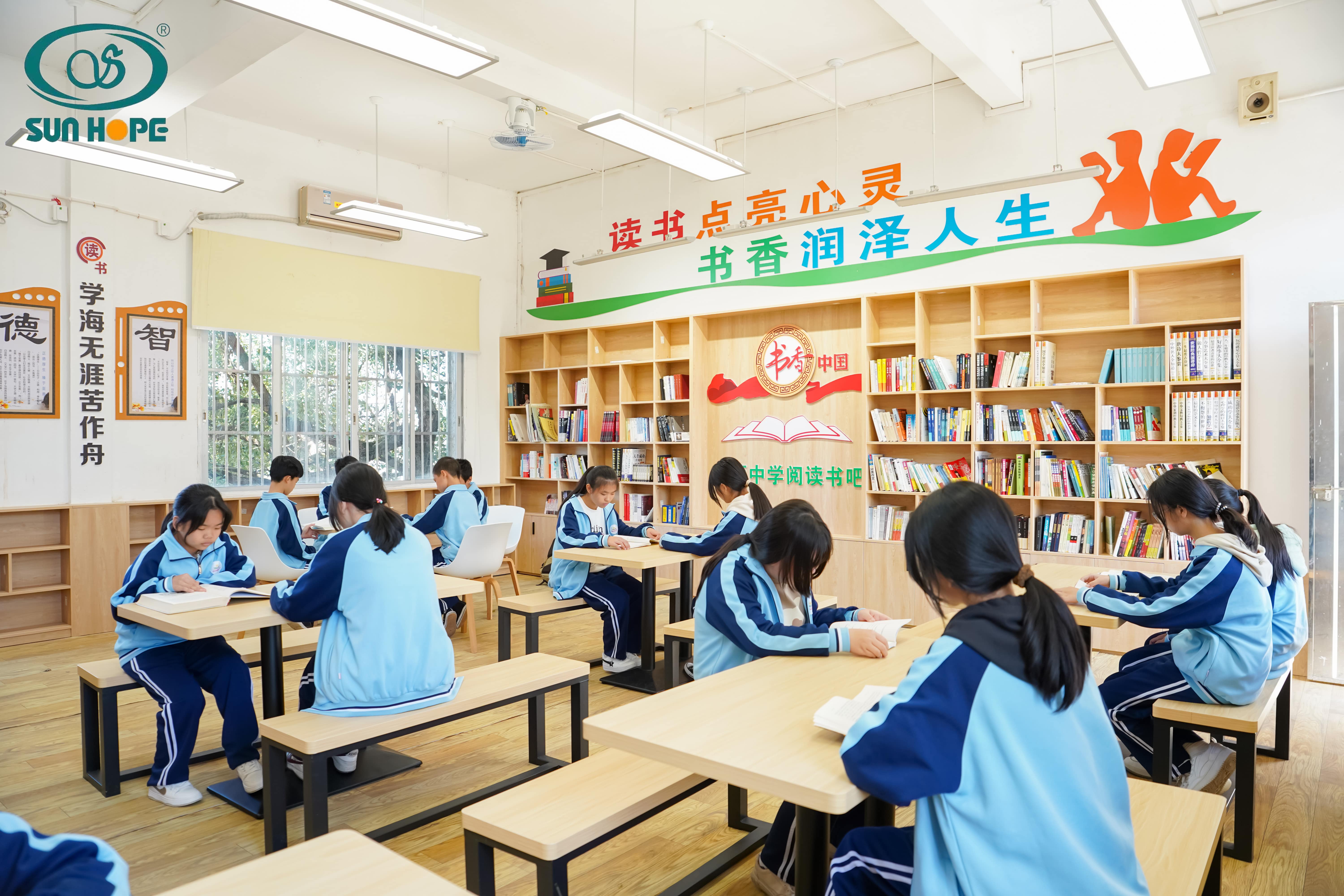 天津高校大学生记者走进天行手机平台公益小学开展“书香悦读，筑梦成长”活动